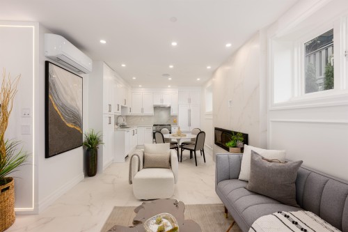 2016 15Th Avenue W, Vancouver, BC 