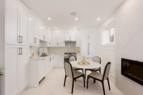 2016 15Th Avenue W, Vancouver, BC 