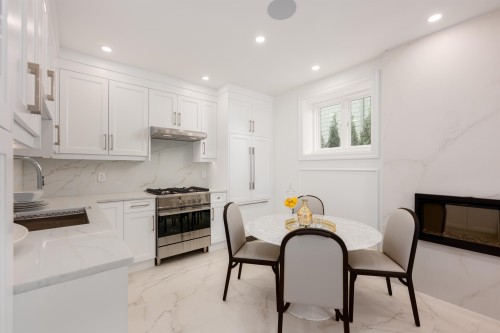 2016 15Th Avenue W, Vancouver, BC 