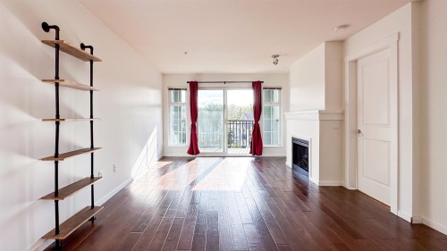 310-9098 Halston Court  Burnaby, BC V3N 0A6