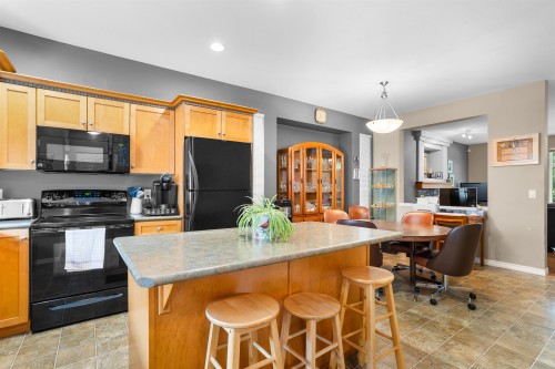 23635 Dewdney Trunk Road, Maple Ridge, BC 