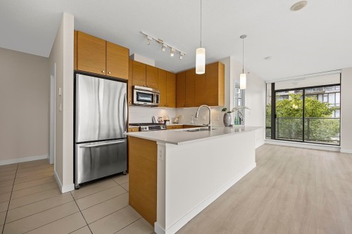 603-7362 Elmbridge Way, Richmond, BC 