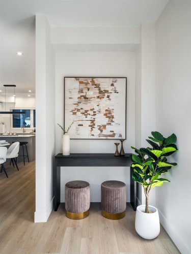 112-342 Mountain Highway, North Vancouver, BC 