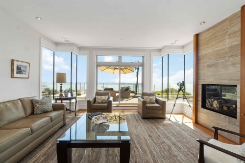 304-2535 Garden Court  West Vancouver, BC V7S 0A1