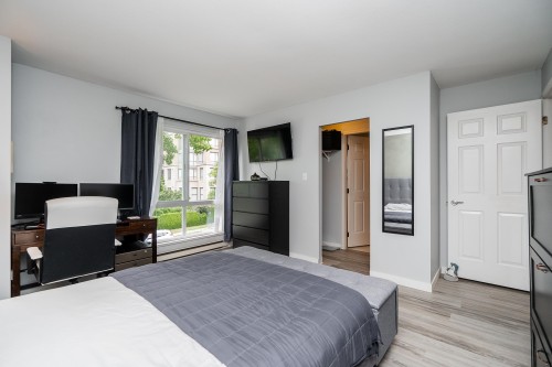 301-7465 Sandborne Avenue, Burnaby, BC 