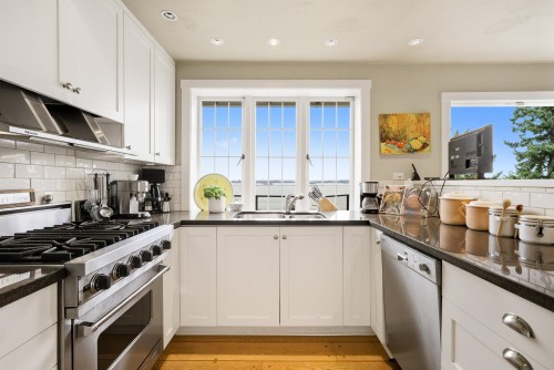 3654 Creery Avenue, West Vancouver, BC 