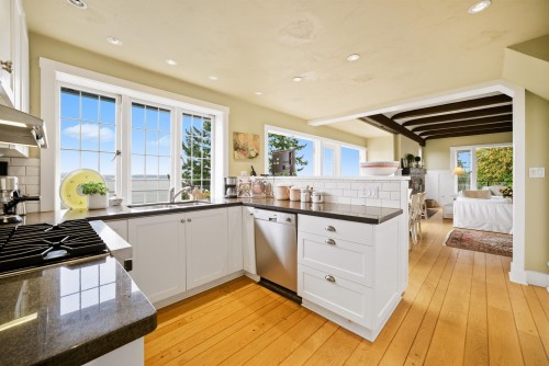 3654 Creery Avenue, West Vancouver, BC 