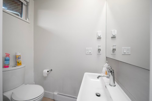 5532 Oak Street, Vancouver, BC 