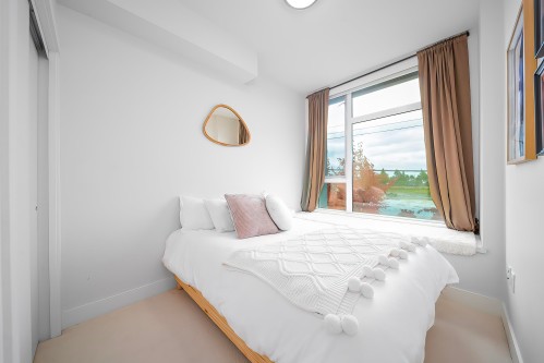 5532 Oak Street, Vancouver, BC 