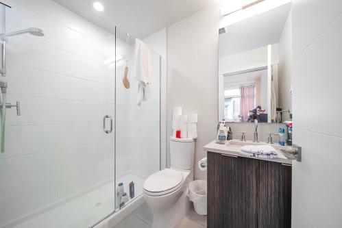 5532 Oak Street, Vancouver, BC 