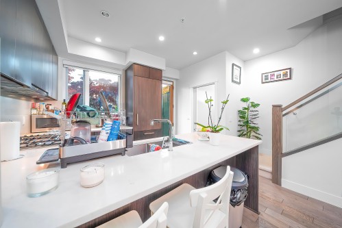 5532 Oak Street, Vancouver, BC 