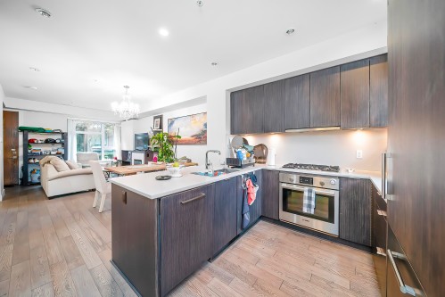 5532 Oak Street, Vancouver, BC 