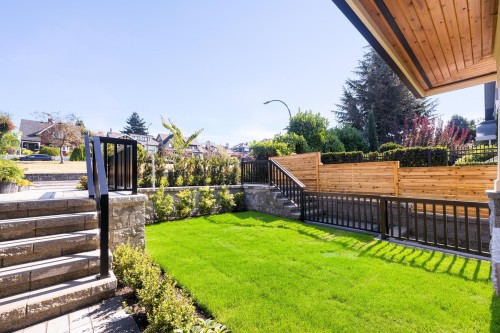 263 6Th Street W, North Vancouver, BC 