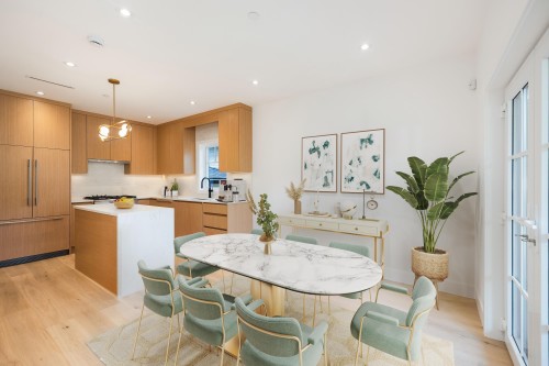 263 6Th Street W, North Vancouver, BC 