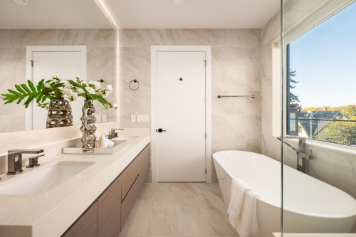 3711 24Th Avenue W, Vancouver, BC 