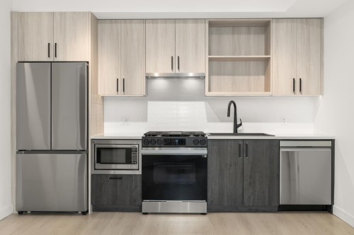 303-1100 Clarke Road, Port Moody, BC 