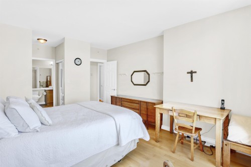 403-2580 Tolmie Street, Vancouver, BC 