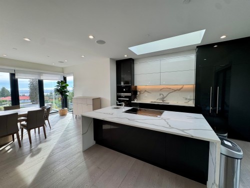 1035 Greenwood Place, West Vancouver, BC 