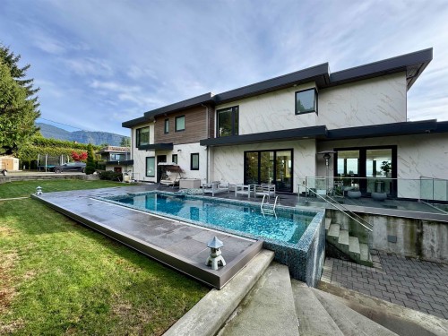 1035 Greenwood Place, West Vancouver, BC 