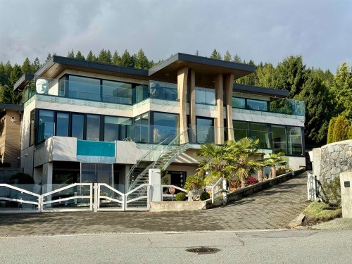 1035 Greenwood Place, West Vancouver, BC 