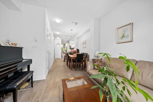 119-7250 18Th Avenue, Burnaby, BC 