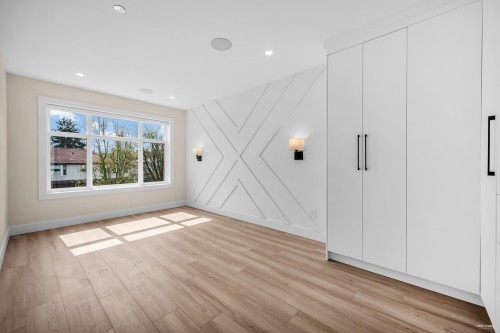 2371 Adanac Street, Vancouver, BC 