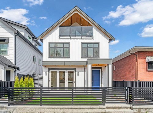 2371 Adanac Street, Vancouver, BC 