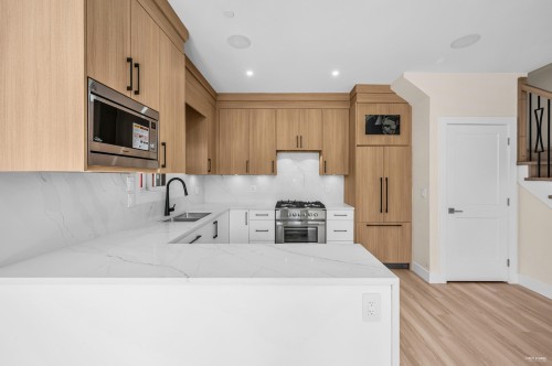 2371 Adanac Street, Vancouver, BC 