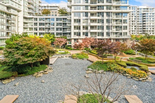 617-8833 Hazelbridge Way, Richmond, BC 