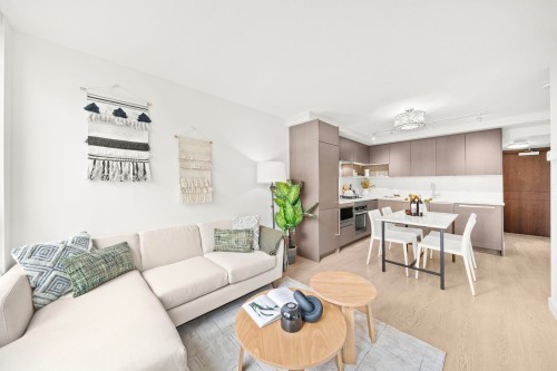 617-8833 Hazelbridge Way, Richmond, BC 