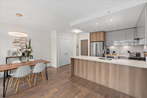 607-258 Nelson's Court  New Westminster, BC V3L 0J9