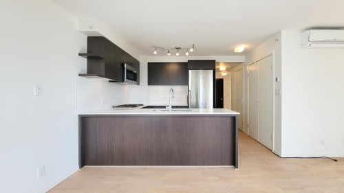 915-7988 Ackroyd Road, Richmond, BC 