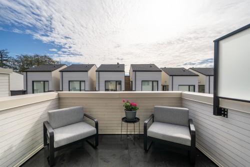 228-650 2Nd Street E, North Vancouver, BC 