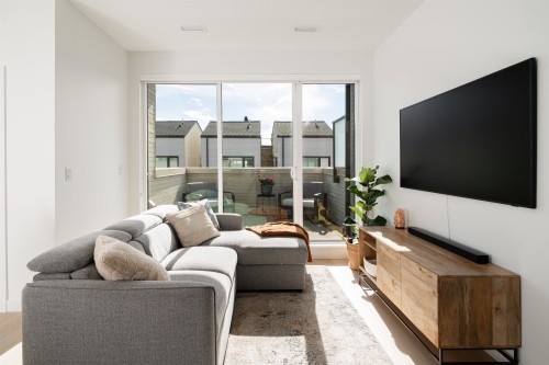 228-650 2Nd Street E, North Vancouver, BC 