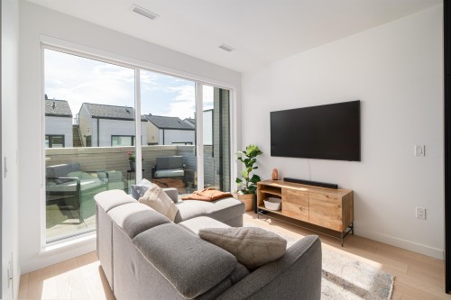 228-650 2Nd Street E, North Vancouver, BC 