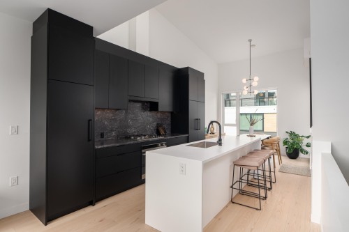 228-650 2Nd Street E, North Vancouver, BC 