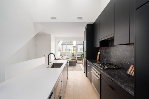 228-650 2Nd Street E, North Vancouver, BC 