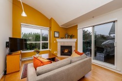 403-1617 Grant Street  Vancouver, BC V5L 2Y4