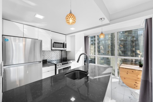 702-1188 Howe Street, Vancouver, BC 