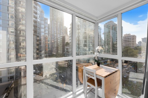 702-1188 Howe Street, Vancouver, BC 