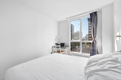 702-1188 Howe Street, Vancouver, BC 
