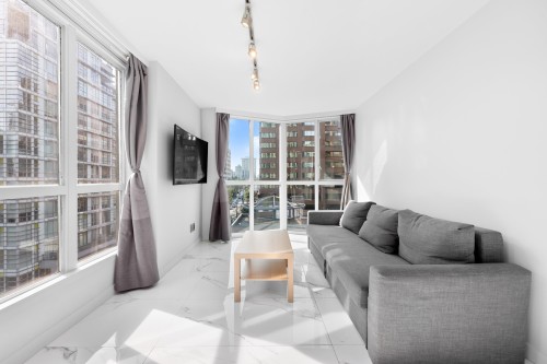 702-1188 Howe Street, Vancouver, BC 