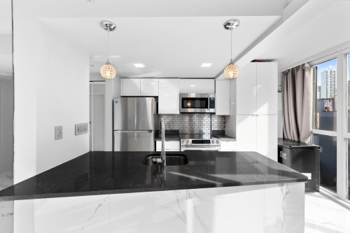 702-1188 Howe Street, Vancouver, BC 