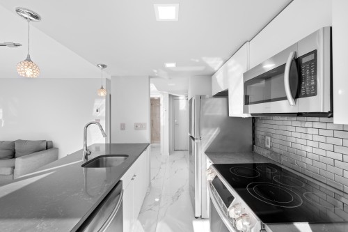 702-1188 Howe Street, Vancouver, BC 