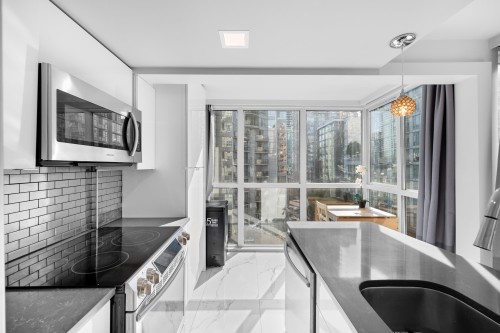 702-1188 Howe Street, Vancouver, BC 