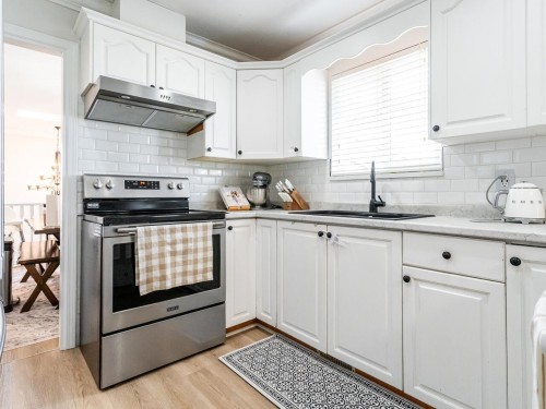 1986 Fraser Avenue, Port Coquitlam, BC 