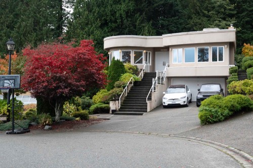 2572 Westhill Close  West Vancouver, BC V7S 3E6