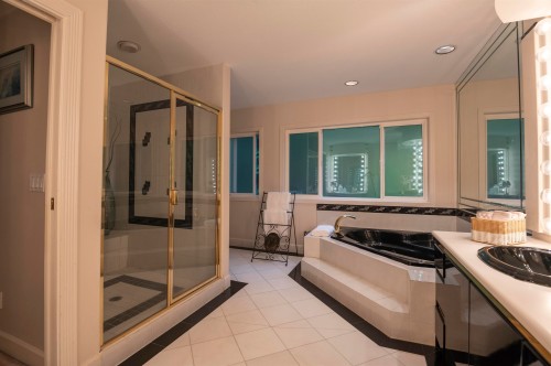 2572 Westhill Close, West Vancouver, BC 