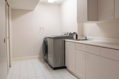 2572 Westhill Close, West Vancouver, BC 