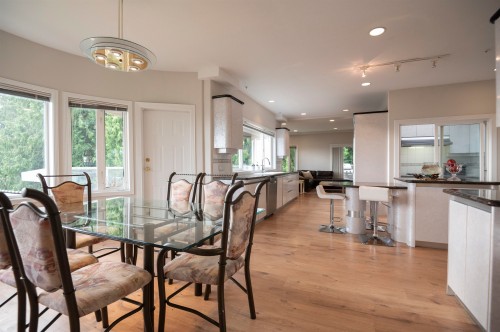 2572 Westhill Close, West Vancouver, BC 